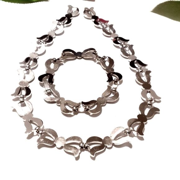 Vintage Monet Silver Tone Necklace Bracelet Set Specialty Link Demi Parure - Picture 7 of 8